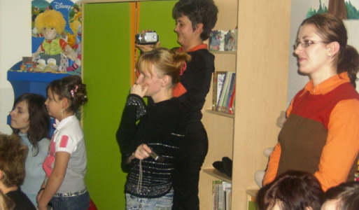 Osadenie kríža na cintoríne v obci Trhovište 2016